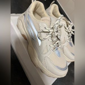 Chunky cream sneaker size 37